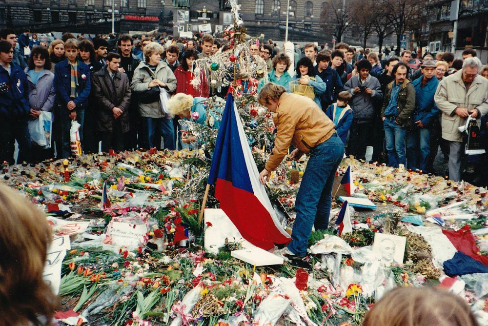 Velvet Revolution day by day