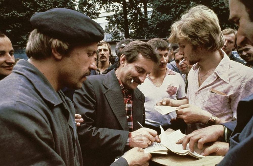 Could communism have collapsed without Wałęsa's Nobel Peace Prize?