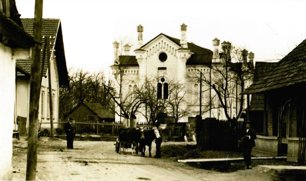 Resolving the ‘Jewish Question’ in Púchov District of Slovakia (1939–45)