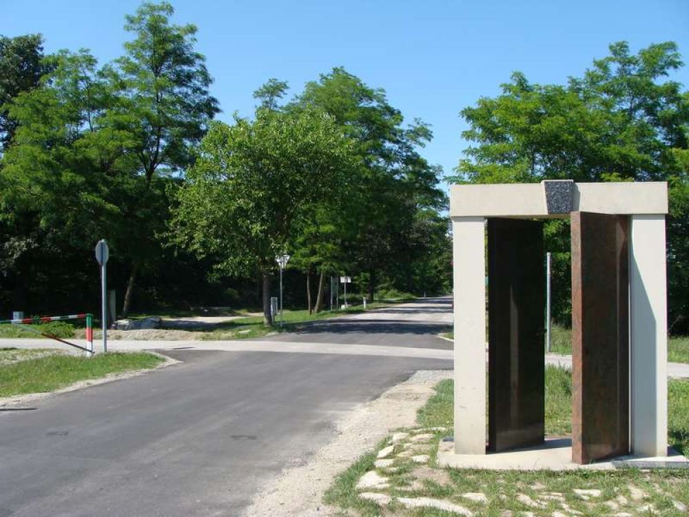 From the East German Holiday in Hungary and the Paneuropean Picnic to the German Re-Unification