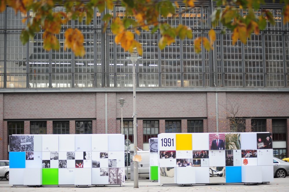 Roads to 1989. East-Central Europe 1939-1989 exhibition in Berlin, 4 – 10 November 2014