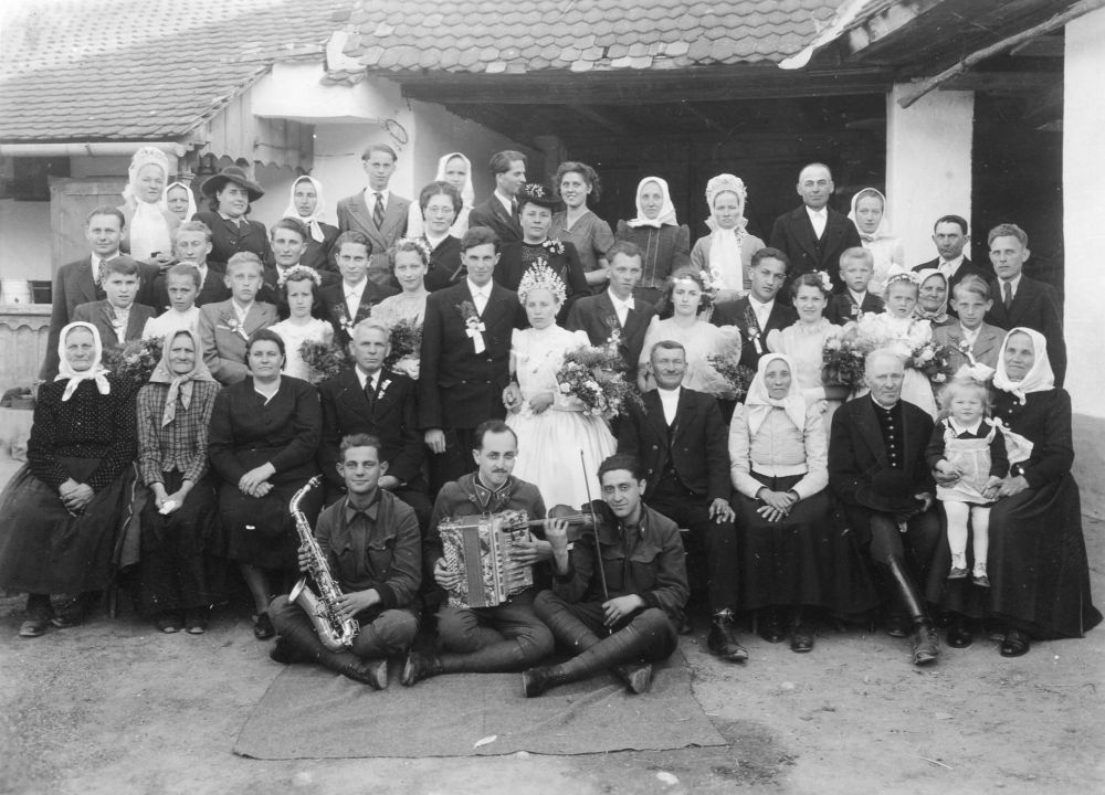 Wedding photograph from the personal archive of Mrs. Horvathova (scanned on 14 July 2018 in Skalica, Slovakia)