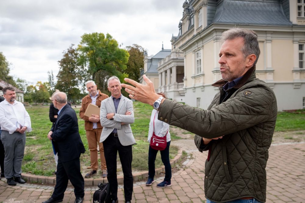 Genealogies of Memory 2024: Gentry, Nobility and Aristocracy: the Post-Feudal Perspectives. Trip to Polish landed gentry manor houses: Guzów – Sokule – Radonie. Photo by Jan Prosiński