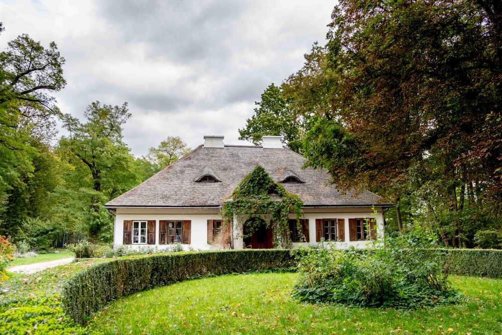 Genealogies of Memory 2024: Gentry, Nobility and Aristocracy: the Post-Feudal Perspectives. Trip to Polish landed gentry manor houses: Guzów – Sokule – Radonie. Photo by Jan Prosiński
