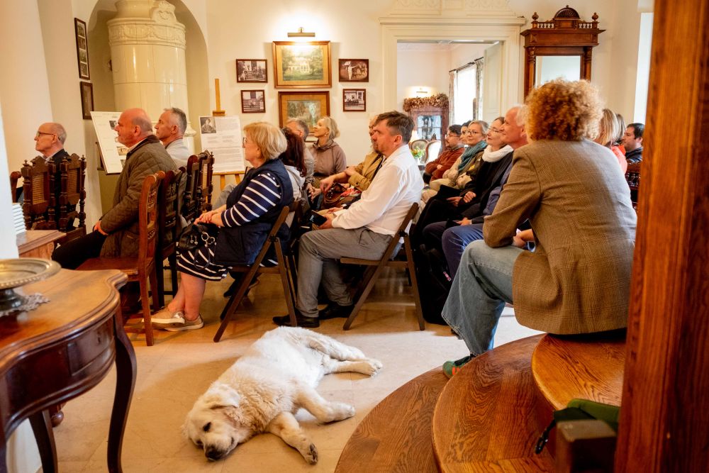 Genealogies of Memory 2024: Gentry, Nobility and Aristocracy: the Post-Feudal Perspectives. Trip to Polish landed gentry manor houses: Guzów – Sokule – Radonie. Photo by Jan Prosiński