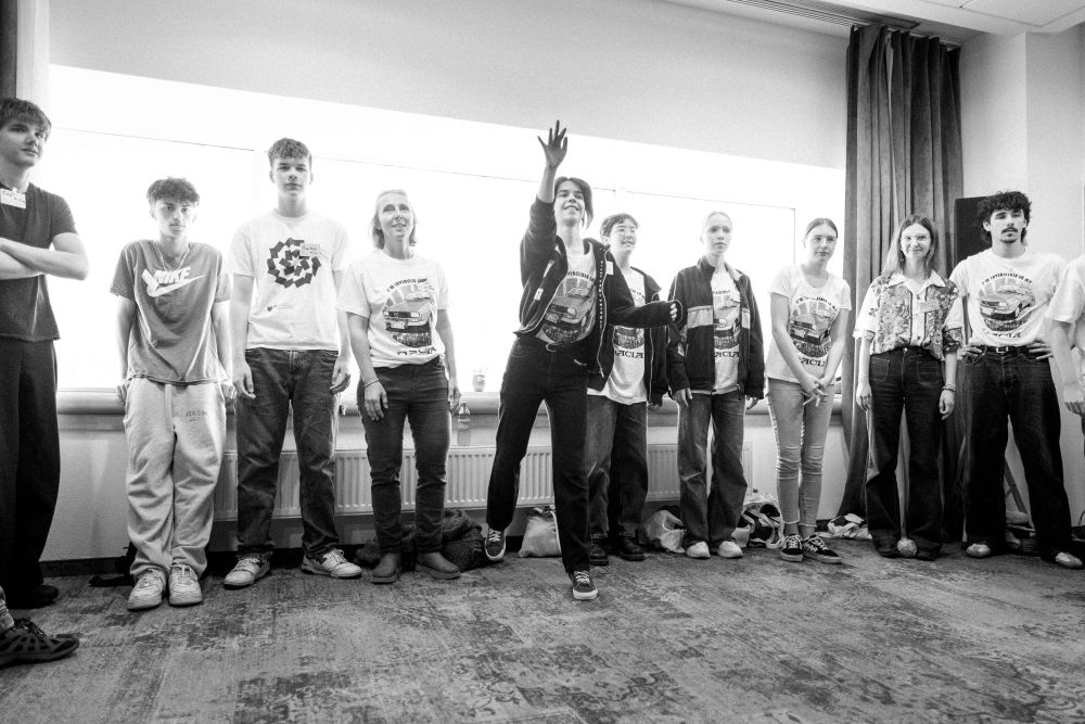 First opening circle, getting to know our particpants. | Photo by Jan Prosiński