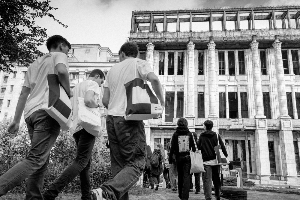 On our way to the National Institute for the Study of Totalitarianism in Bucharest. | Photo by Jan Prosiński