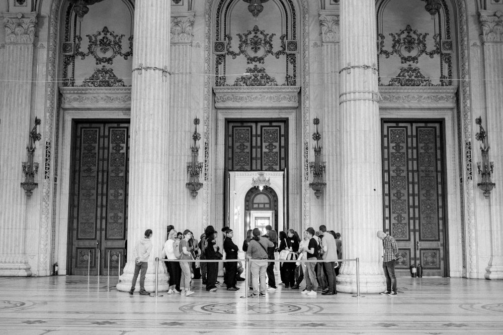 Palace of the Parliament tour by Lucian Vasile. | Photo by Jan Prosiński