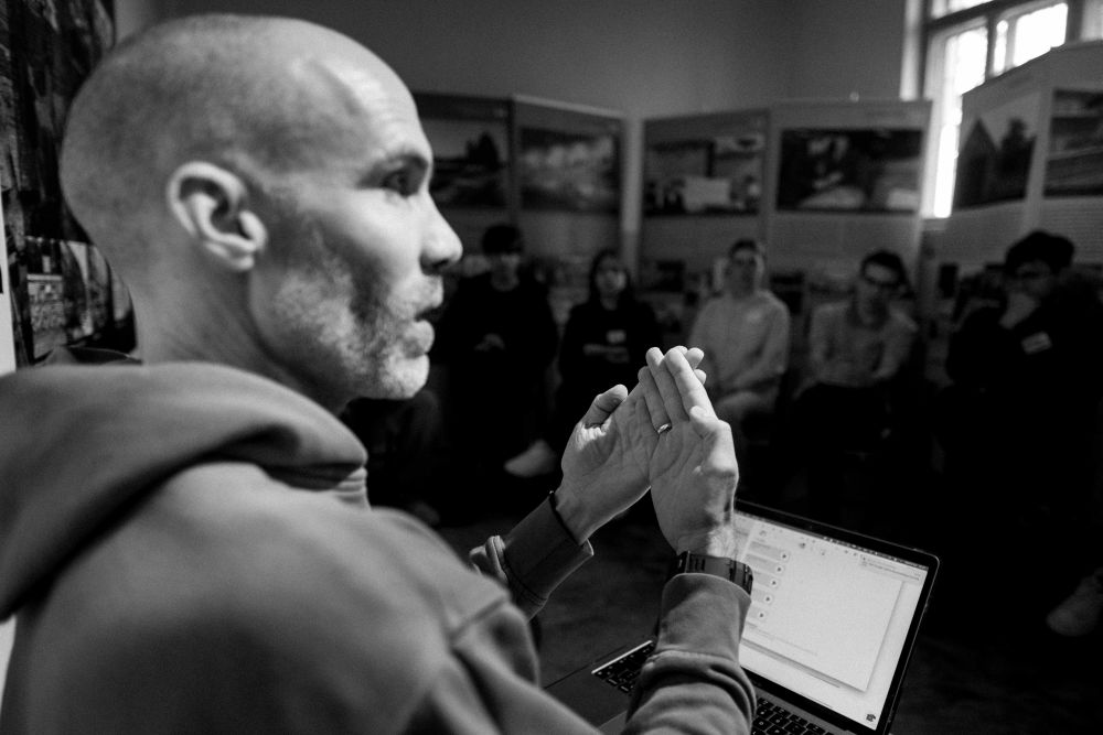 Vocal workshop with Sean Palmer. | Photo by Jan Prosiński