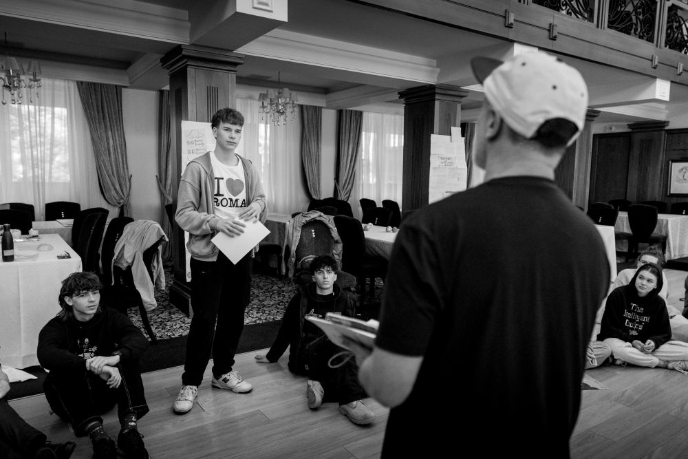 Our participants received certificates of attendance. | Photo by Jan Prosiński