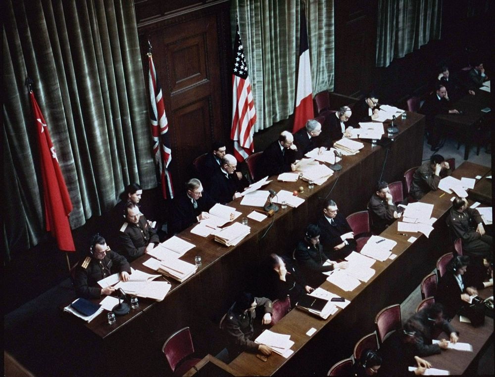 Themis at Nuremberg: Between Justice and Politics