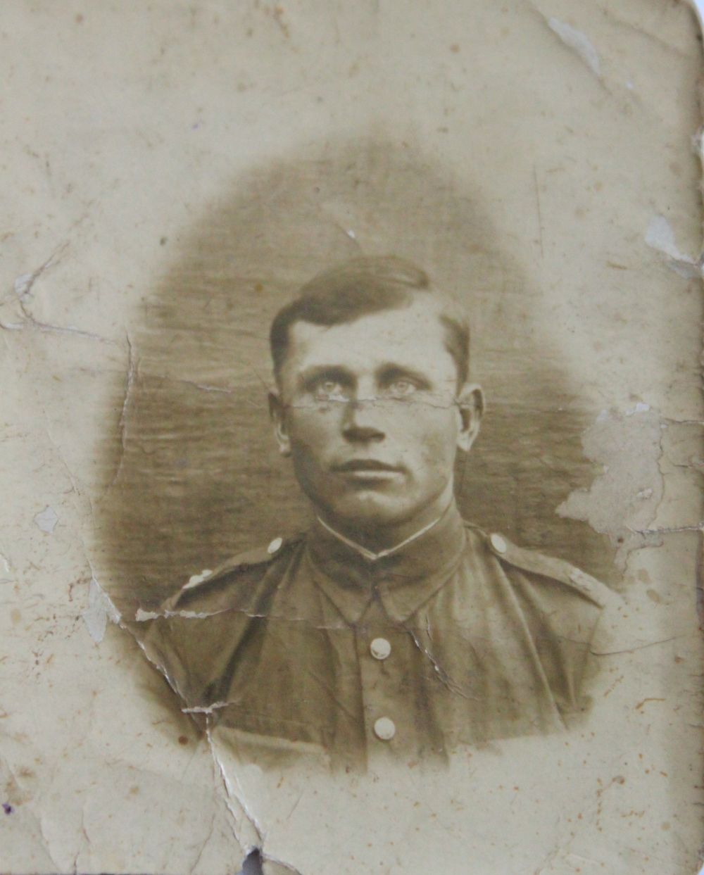 I have one photo of my great-great-grandfather Wawrzyniec Lubiński. The family told a story about him: he went to war and never came back. He left his wife and a baby girl who never knew her father. The case remained unsolved for years. His only daughter died in February 2024. I promised her that I would try to find out what happened to her dad. I looked through hundreds of archived civil status records. It worked! I already know that Wawrzyniec was born on 5 September 1906 in Mochowo (in Mazovia) and died on 21 September 1939 in Zamość near Lublin.  The district court confirmed his death, but we don’t know the circumstances of his death. I can check it in the state archives. Perhaps my hypothesis will be confirmed that Wawrzyniec died fighting the Germans in Zamość. How did he get there? Does he have his grave in the Lublin region? I’m proud of the results of my research. Unfortunately my great-grandmother didn’t know them during her lifetime.