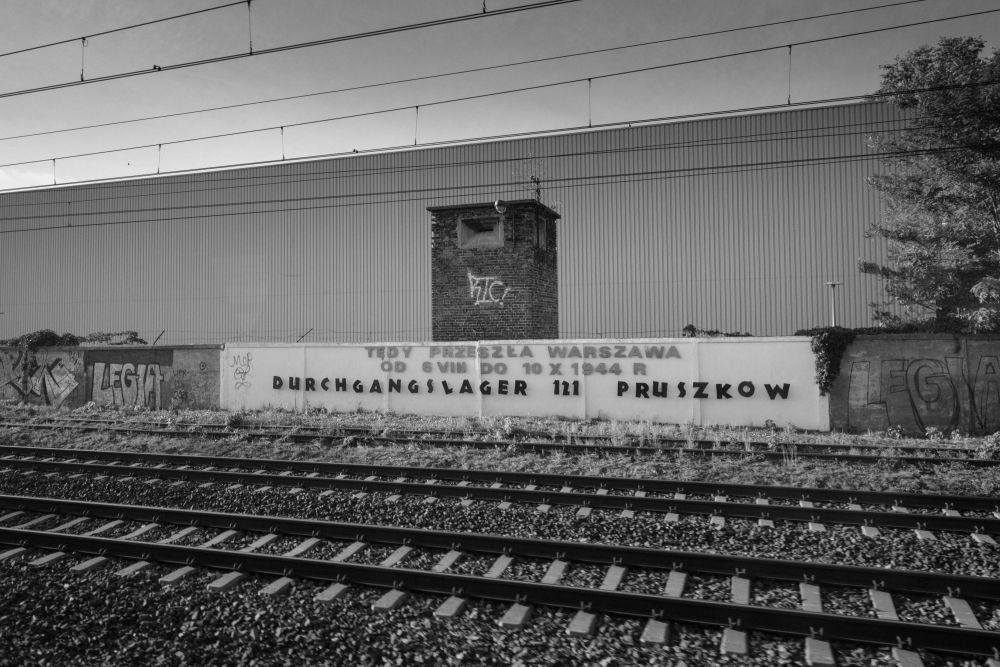 The 2025 edition of Sound in the Silence took place in Pruszków, Poland, focusing on the history of the Dulag 121 transit camp. Photo by Jan Prosiński
