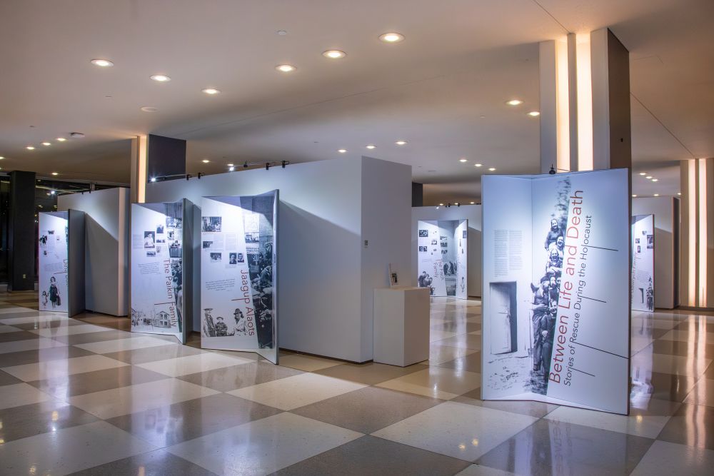 Between Life and Death 2026 in New York CIty, USA. Photo by Ania Fedisz.