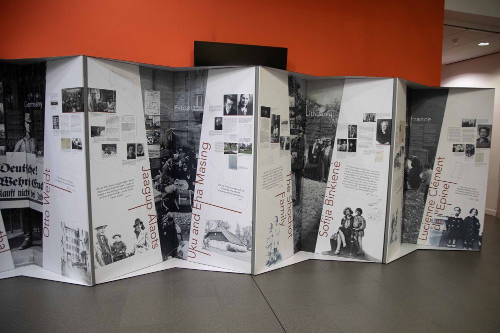 Between Life and Death in Southend-on-Sea, United Kingdom. Photo by Tina Wing.