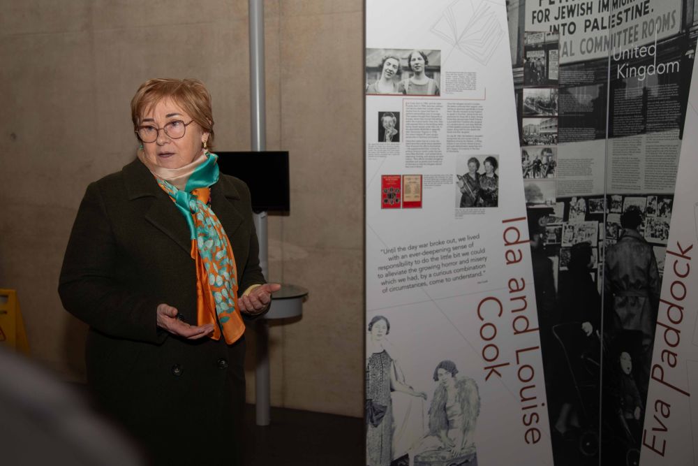 Between Life and Death in Southend-on-Sea, United Kingdom. Photo by Tina Wing.