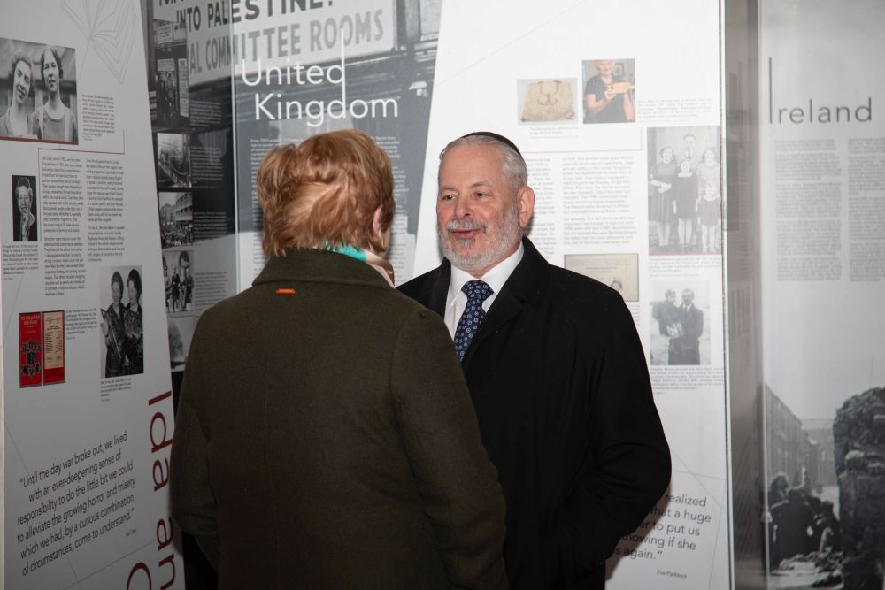 Between Life and Death in Southend-on-Sea, United Kingdom. Photo by Tina Wing.