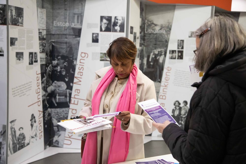 Between Life and Death in Southend-on-Sea, United Kingdom. Photo by Tina Wing.
