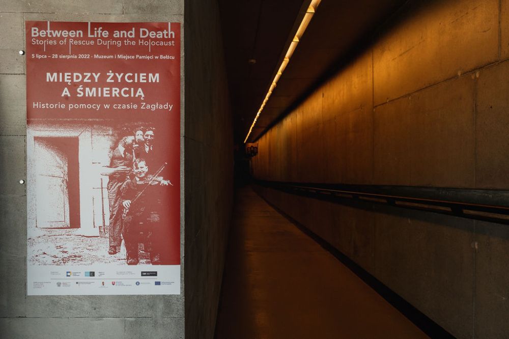 The Between Life and Death exhibition in Bełżec, Poland, 2022. Photo by Przemyslaw Wawryca.