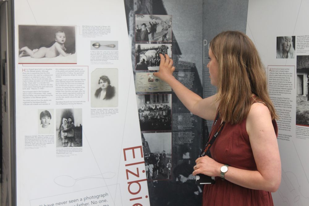 Opening of the exhibition “Between Life and Death” at Swiss Cottage Library in Camden. Photo by Krzysztof Dubicki