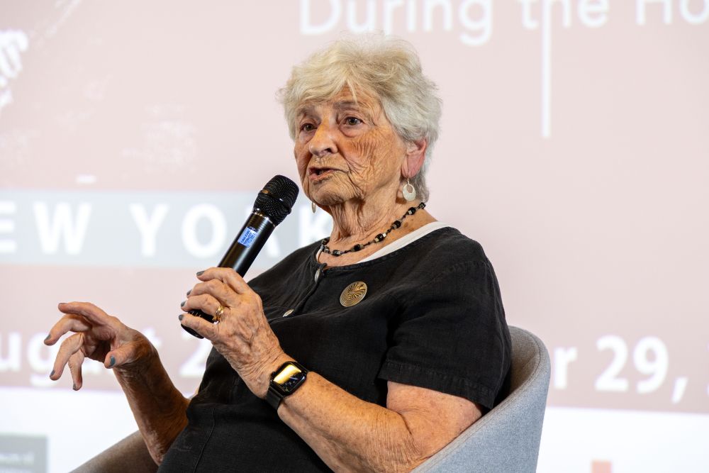 Holocaust survivor Eva Paddock in conversation, part of the programme accompanying the exhibition, Pilecki Institute, New York City. Photo by Ania Fedisz.