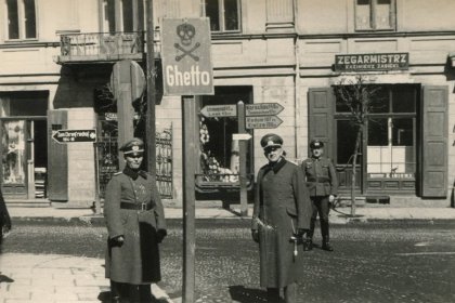 cover image of The Chronicles of the Ghetto: From Medieval Venice to Piotrków Trybunalski