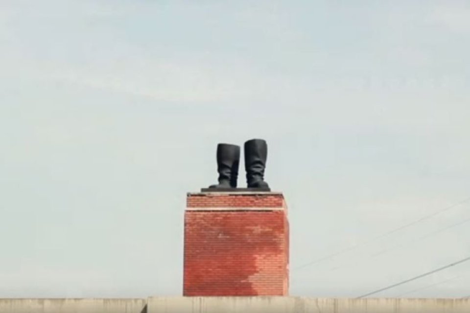 Photo of the publication What size are Lenins shoes?