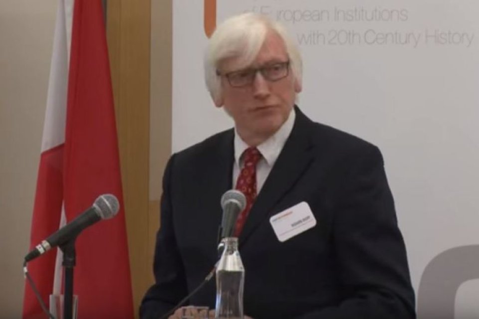 Photo of the publication Richard Overys keynote speech during the 4th European Remembrance Symposium in Vienna