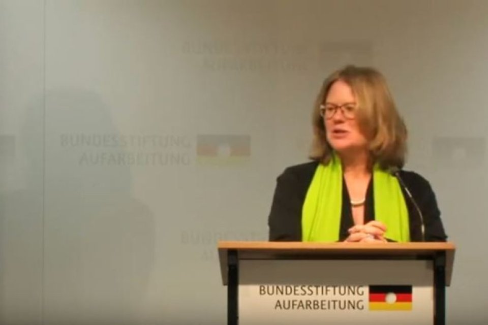Photo of the publication Das Symposium der europäischer Erinnerung, Berlin 2013 – die Begrüßung von Anna Kaminsky