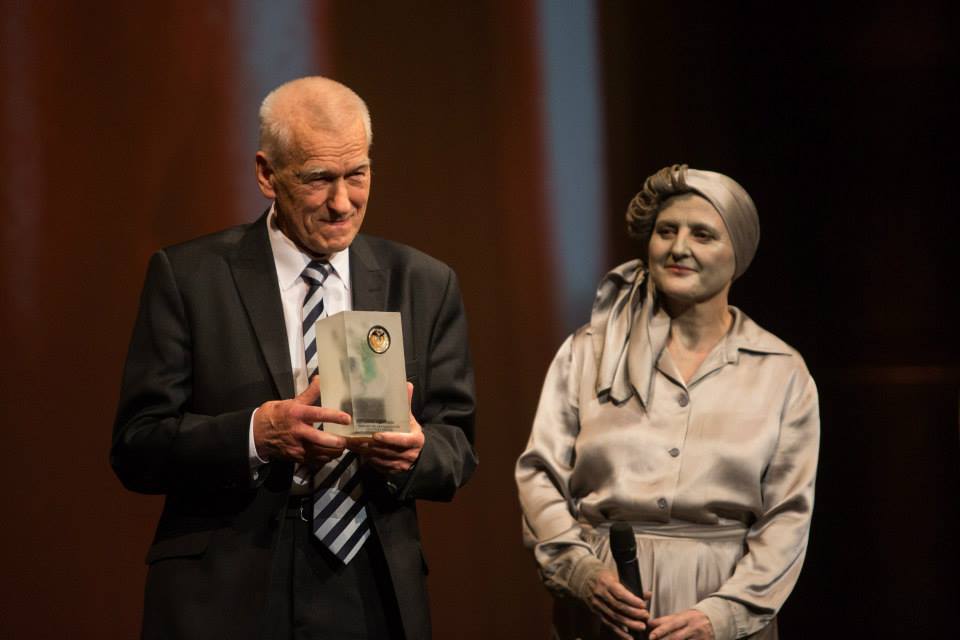 Kornel Morawiecki receives Memory of Nations Award