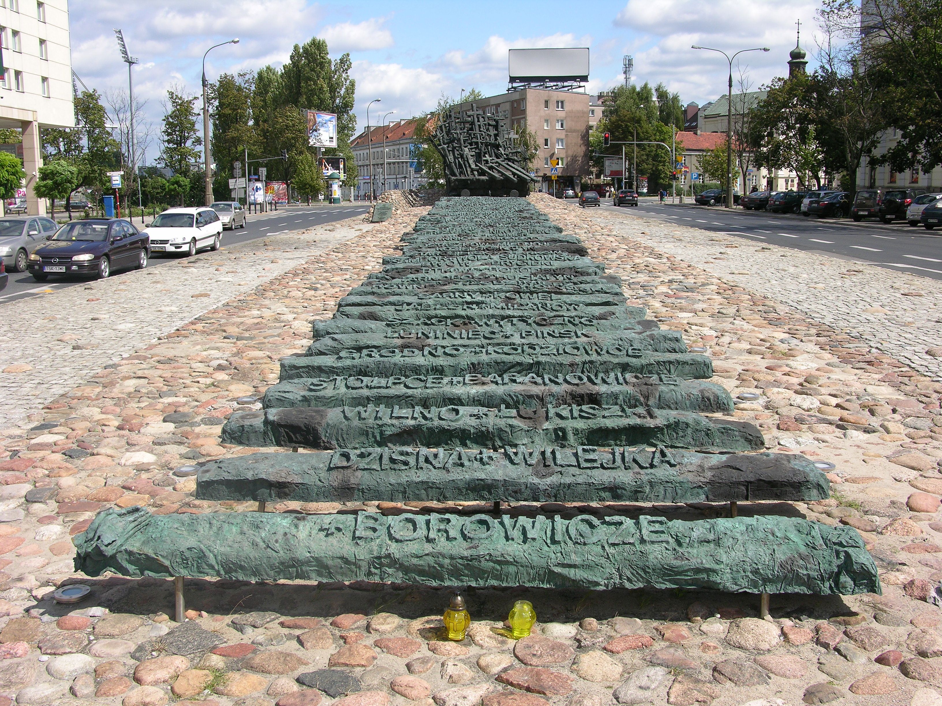 Monument to the Fallen and Murdered in the East in Warsaw. Author: Adrian Grycuk. Source: wikimedia/ CC BY-SA 3.0 pl