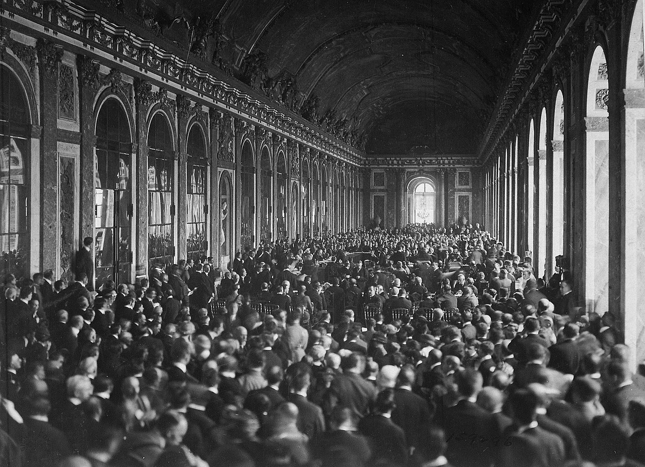 Treaty of Versailles Signing, Hall of Mirrors/Wikipedia