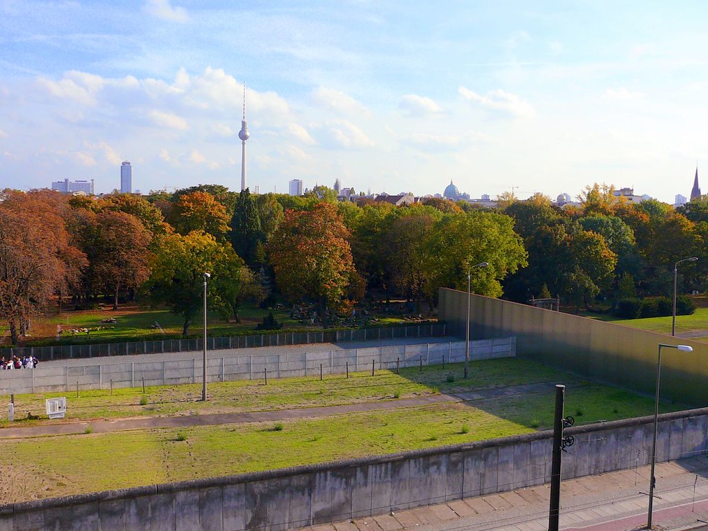 Fortifications of the Berlin Wall preserved in its original form at the Berlin Wall Memorial and Documentation Centre. Photo: Jessica Gardner / flickr / CC BY-SA 2.0