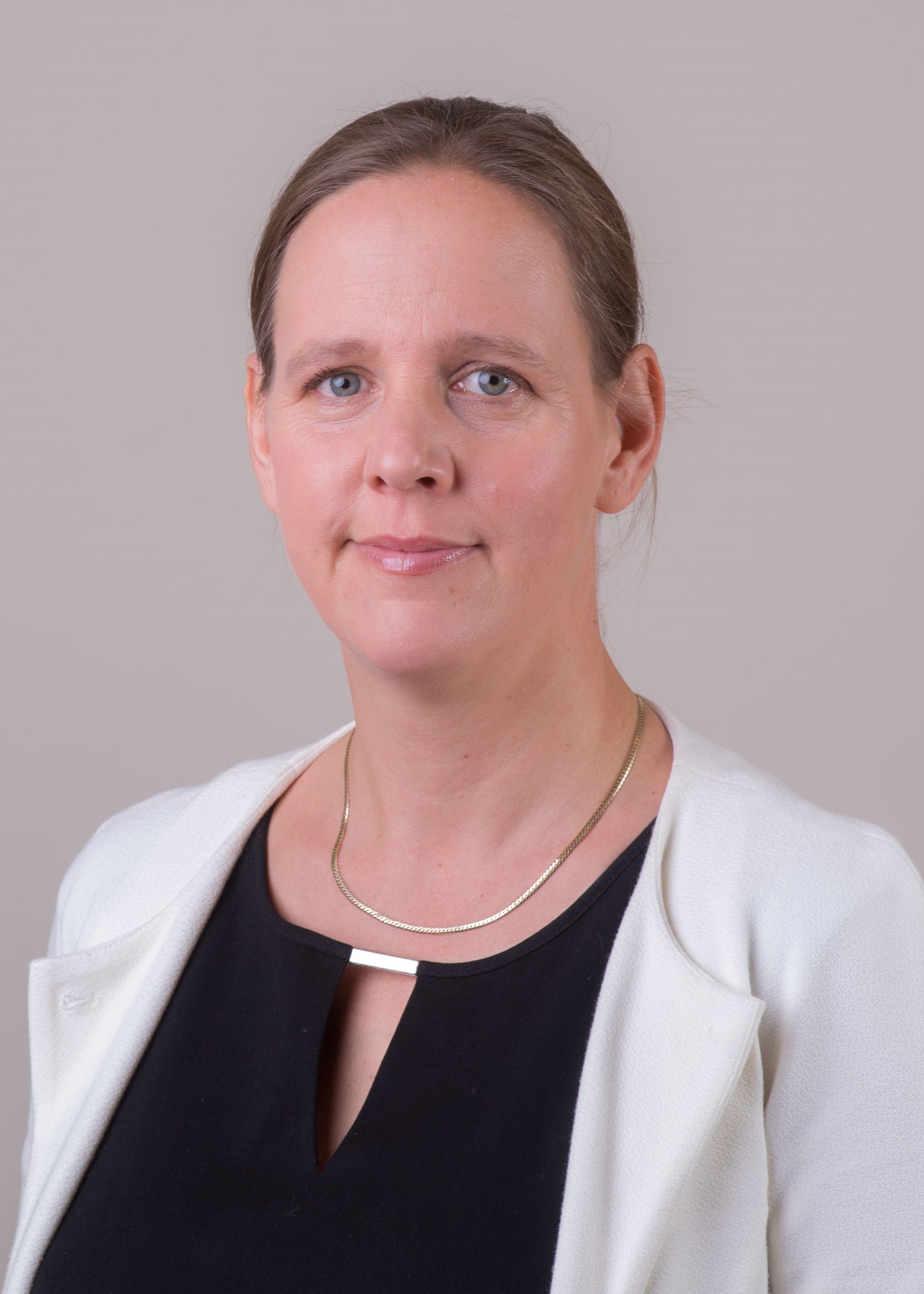 Dr Réka Földváryné Kiss | ENRS