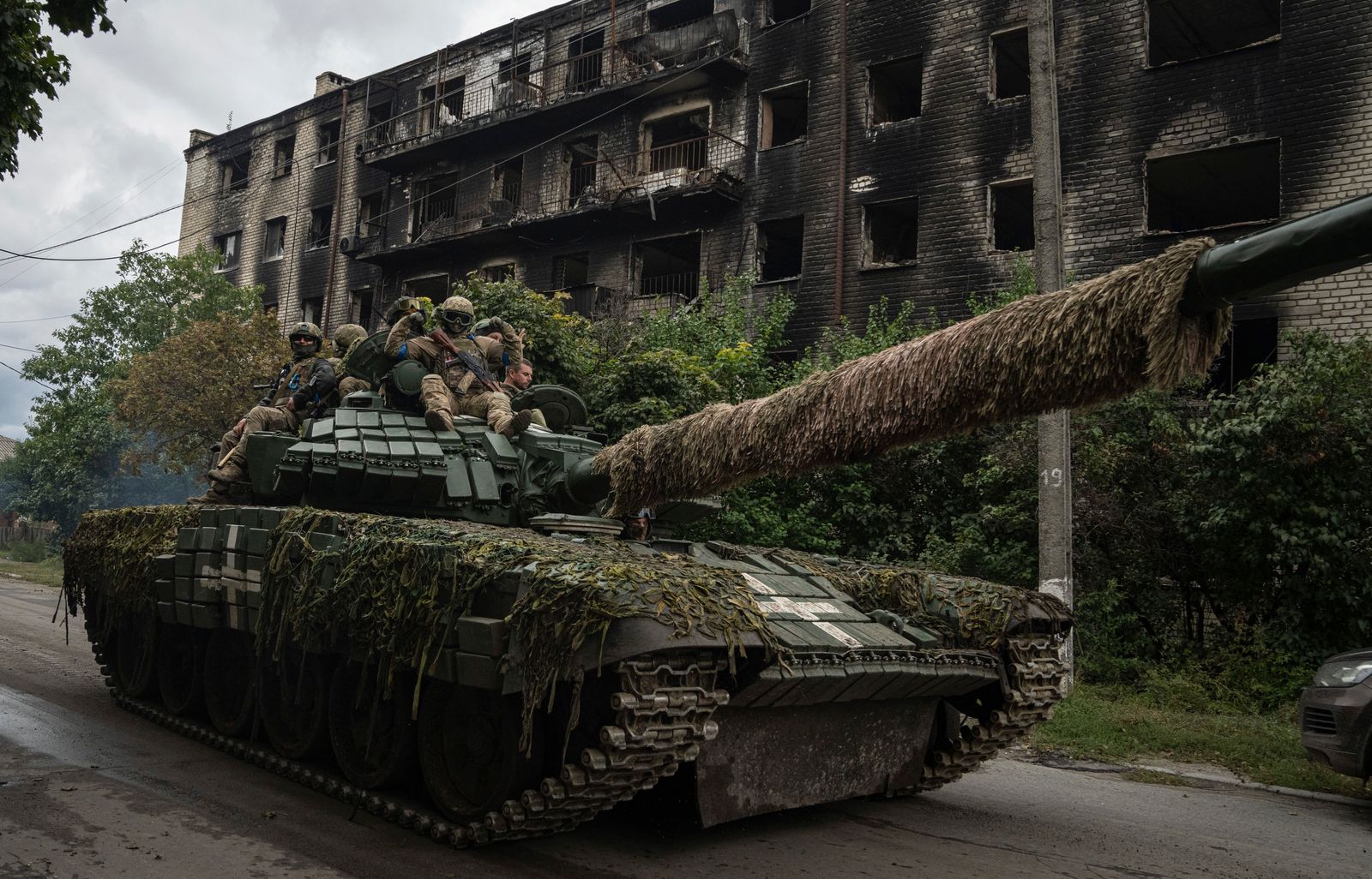 Ukrainian tank during the 2022 Ukrainian Kharkiv counteroffensive.